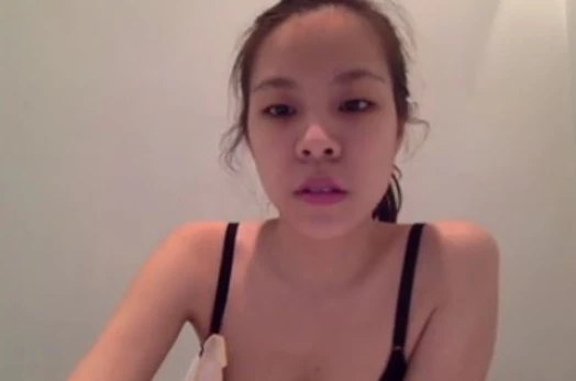 ABG hot seksi buka baju