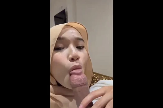 Sepongan Nikmat Uhkty Nakal