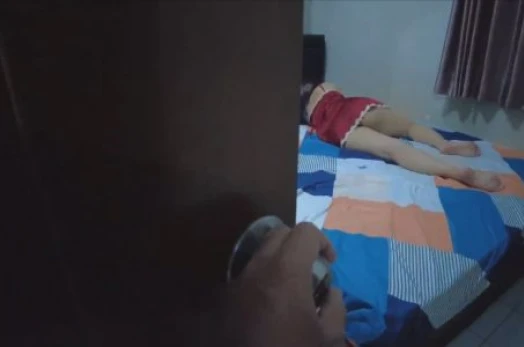 Diam2 Ke Kamar Tante