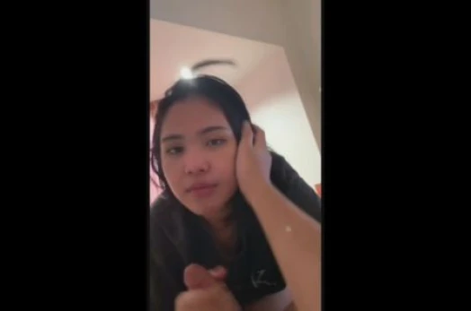 Ceweknya Cantik Penurut